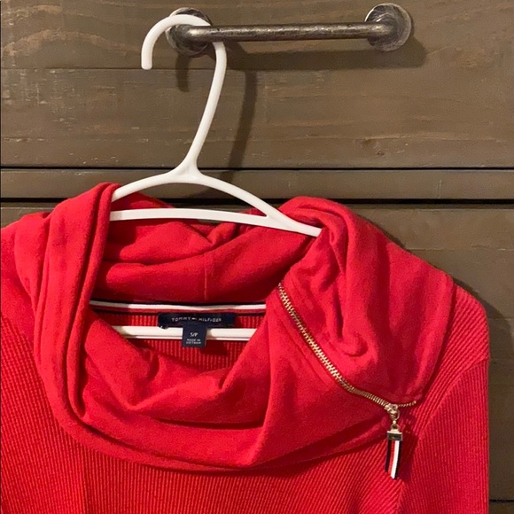 red tommy hilfiger turtleneck sweater - Picture 2 of 2